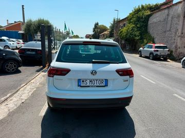Volkswagen Tiguan - 11