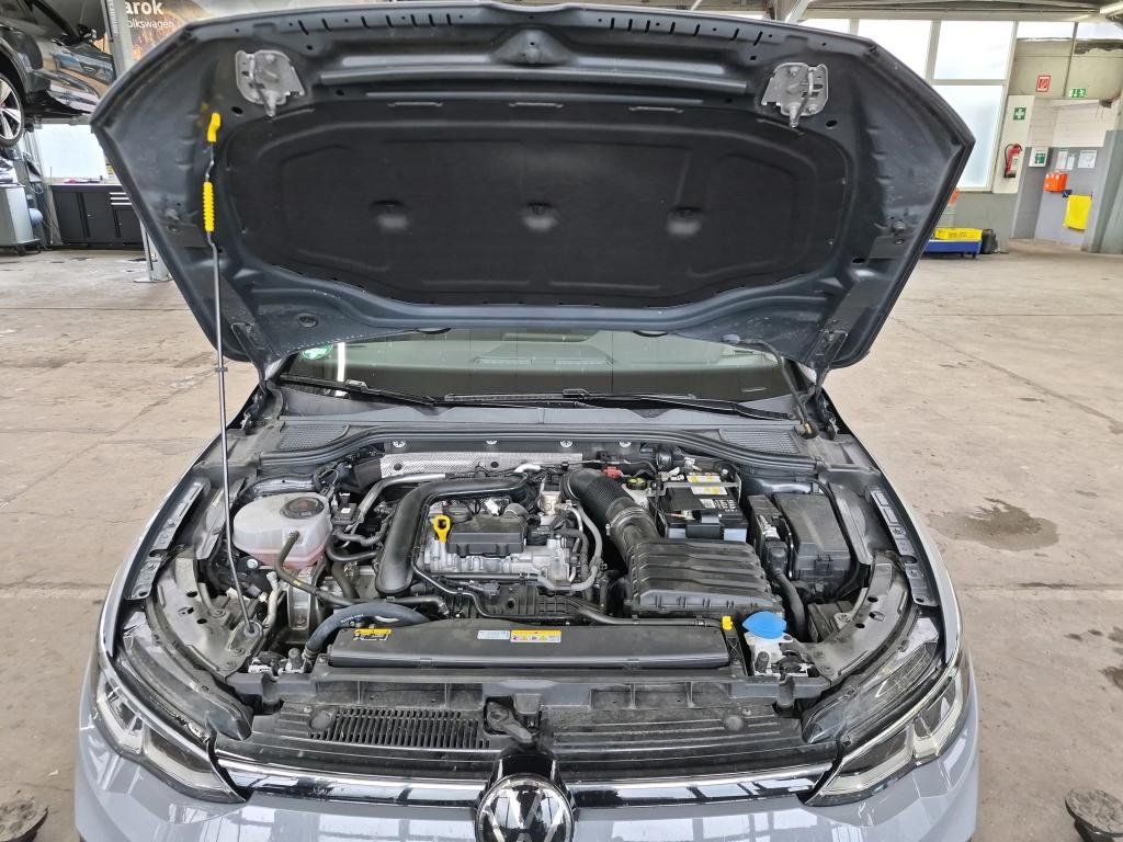 Fahrzeugabbildung Volkswagen Golf TSI Move *Navi*LED*PDC*Sitzhzg*ACC*APP*