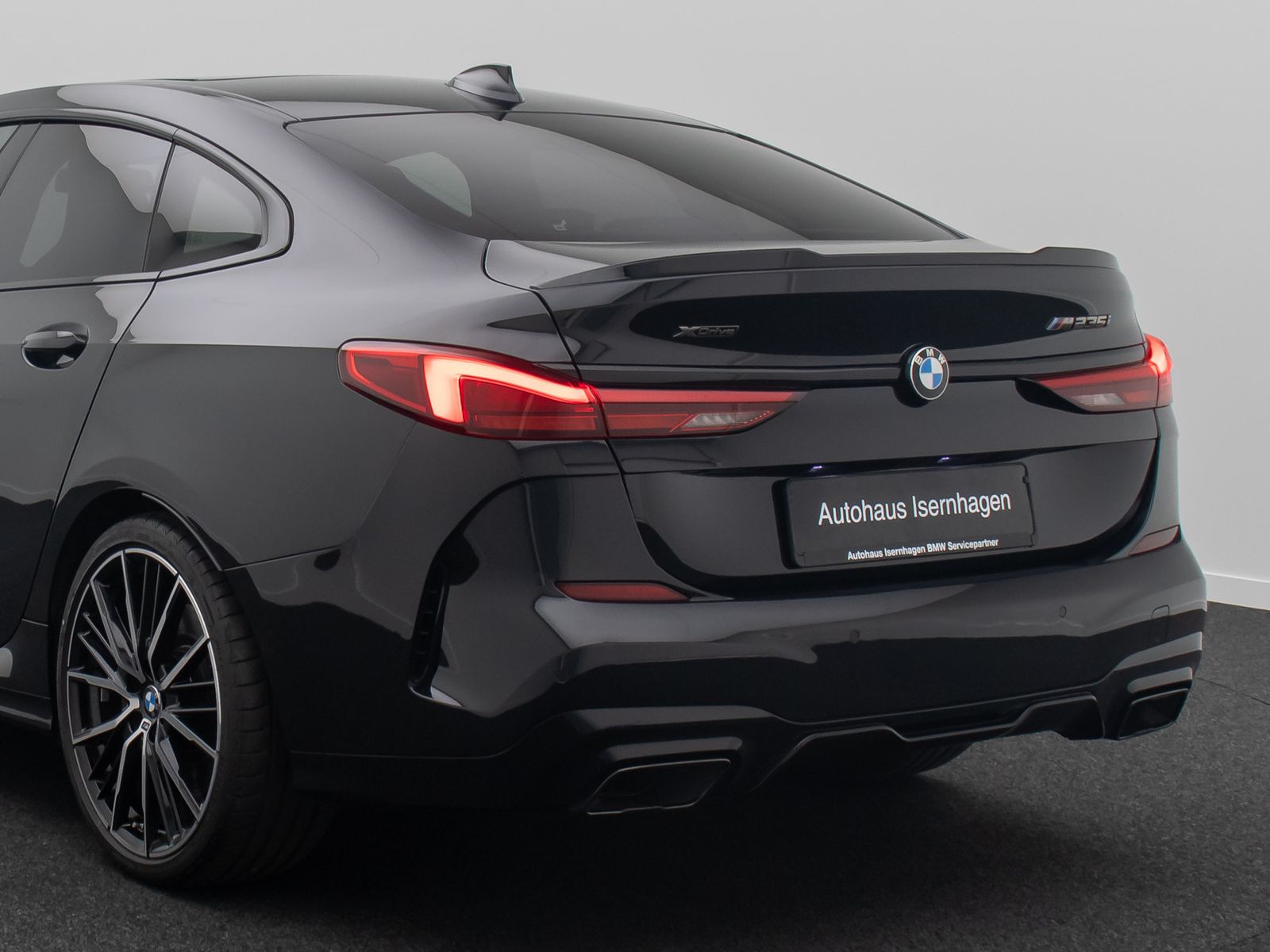 Fahrzeugabbildung BMW M235i xD GranCoupé DAB H/K Panorama Leder 19Zoll