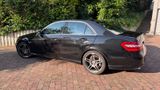 Mercedes-Benz E63 AMG V8 Sauger*DE*Scheckheft**Leder*Bi-Xenon - Mercedes-Benz E 63 AMG aus 2011