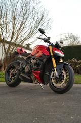 Ducati Streetfighter V4S  - DUCATI S4