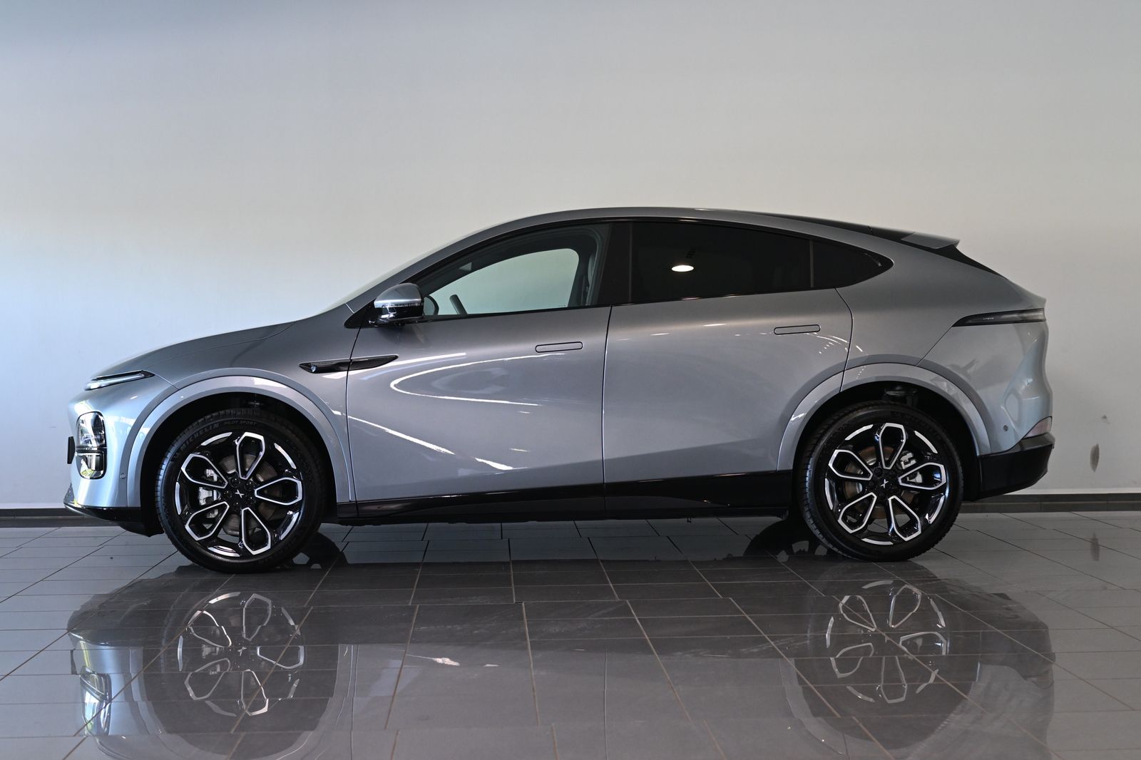 XPENG G6 AWD Performance AHK Pano Leder Kamera ACC imagem 3