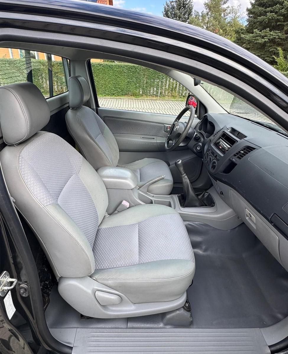 TOYOTA HILUX 2.5 D-4D 120CH - BVM - ATTELAGE FIXE - 159.384 KMS