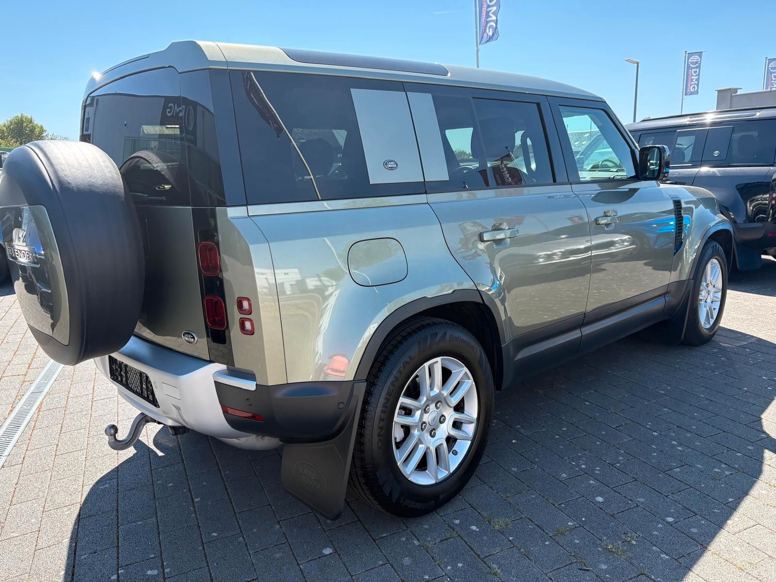 Fahrzeugabbildung Land Rover Defender 110 S