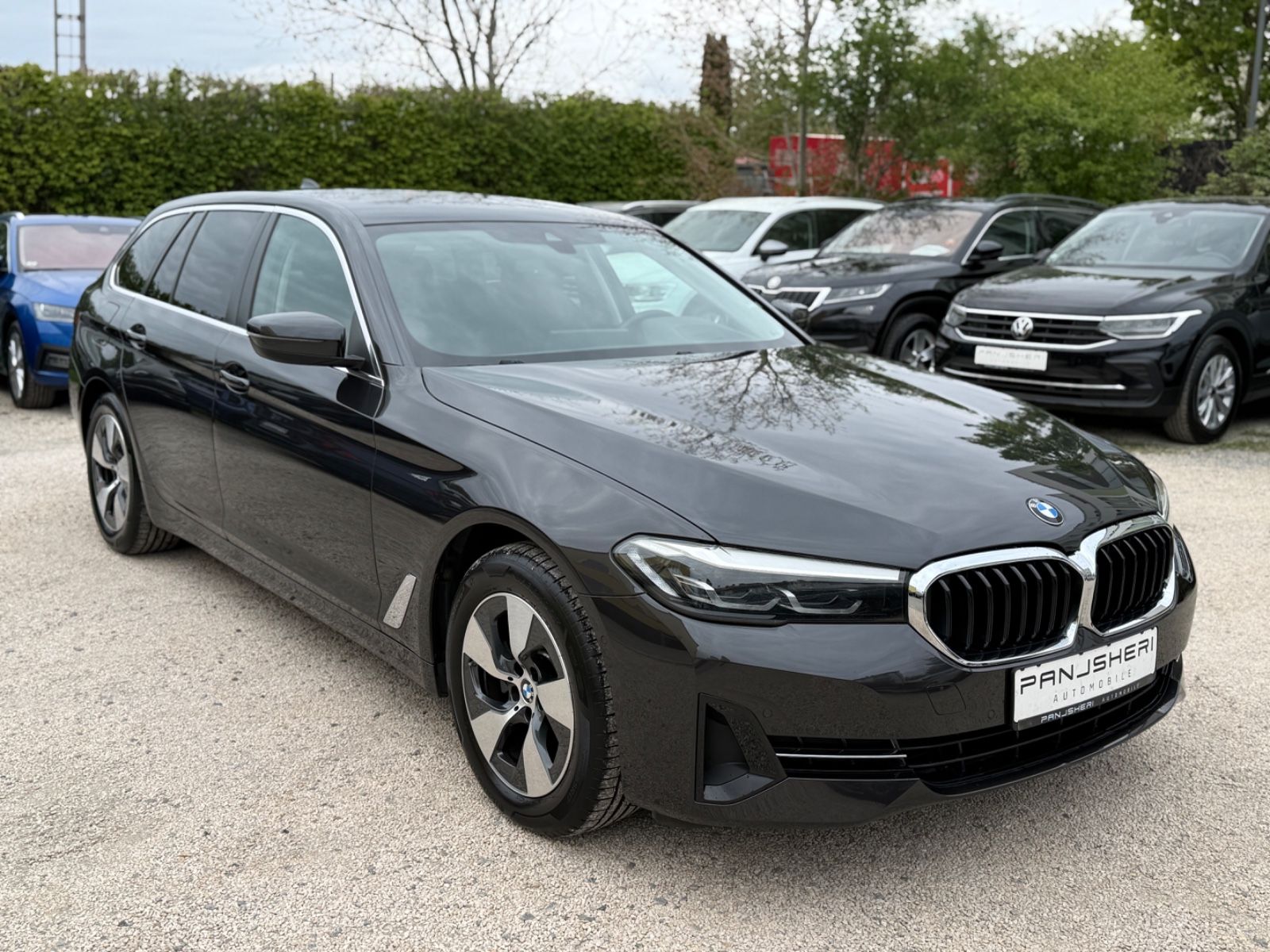 BMW 520d Touring xDrive Standheizung AmbiBel Keyless