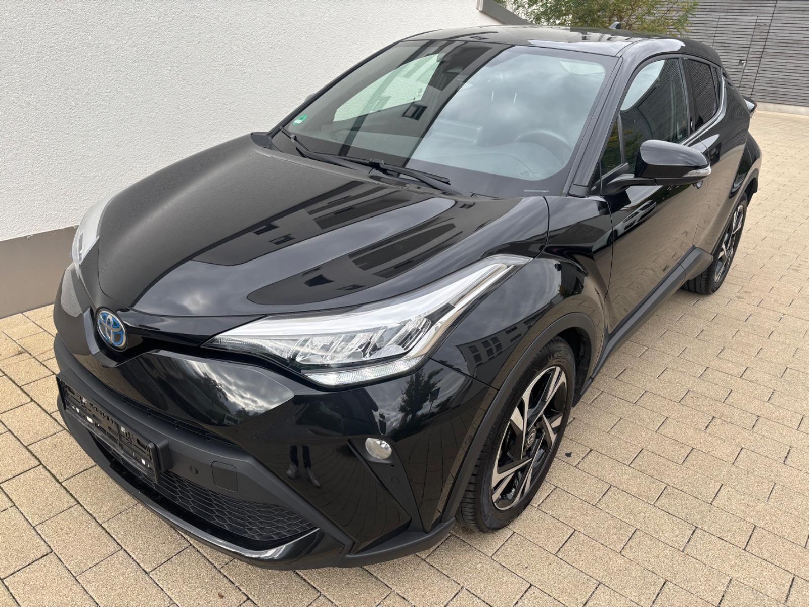 Toyota C-HR Hybrid Team D