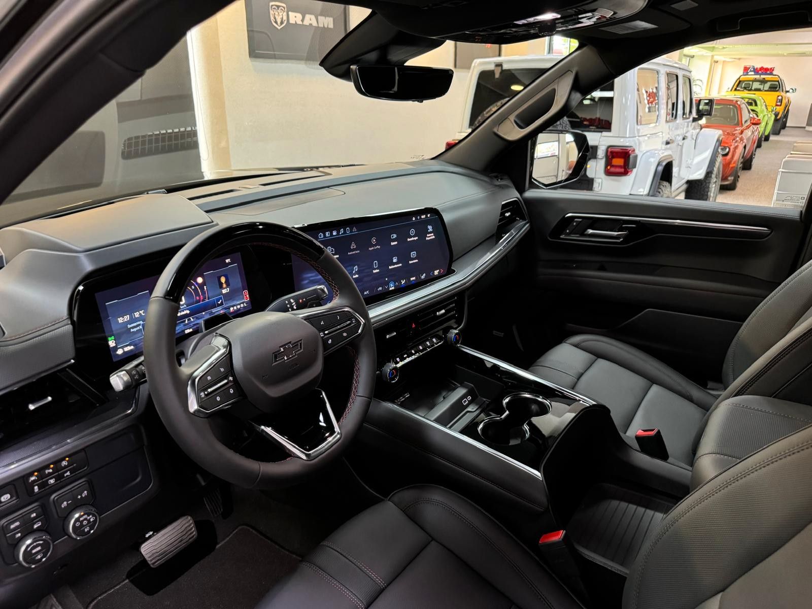 Fahrzeugabbildung Chevrolet 2026 TAHOE 6.2 ECOTEC RST 4x4-24"-ENTERTAINMENT