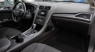 Fahrzeugabbildung Ford Mondeo Turnier 1.HAND|NAVI|KAMERA|TÜV NEU