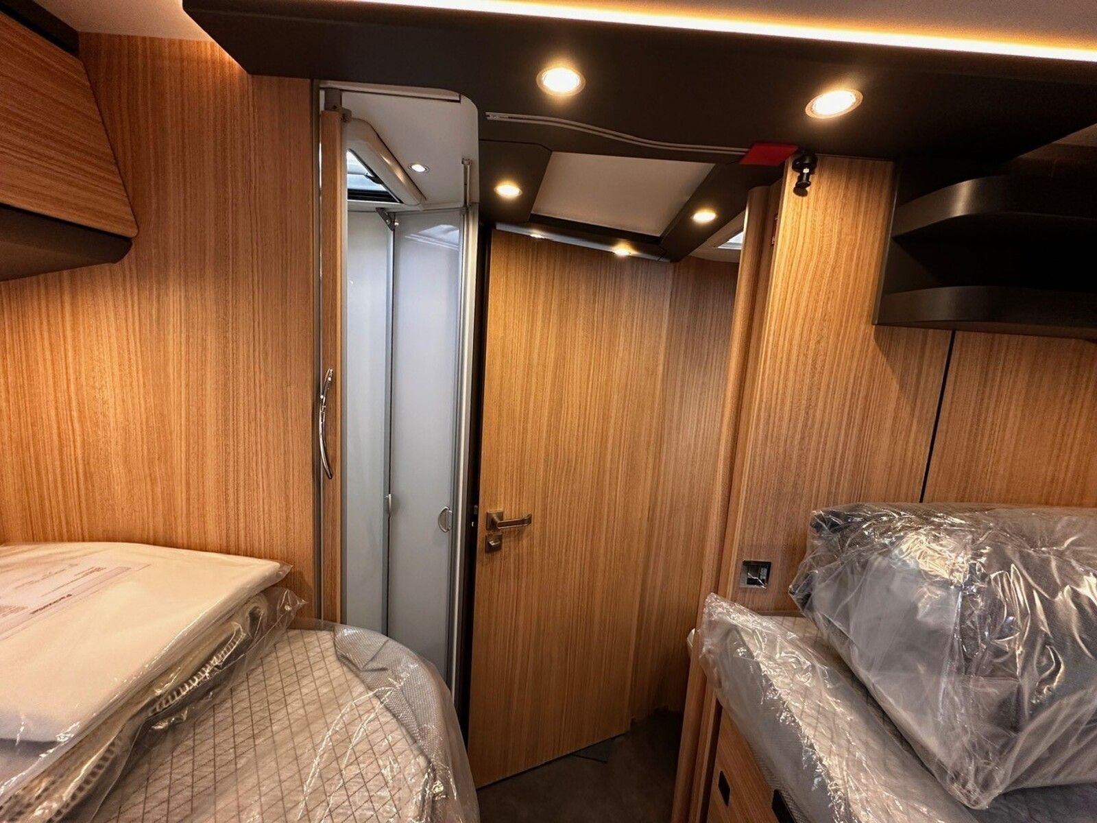 Fahrzeugabbildung Malibu I 450 RB LE comfort Mercedes Markise TV LED
