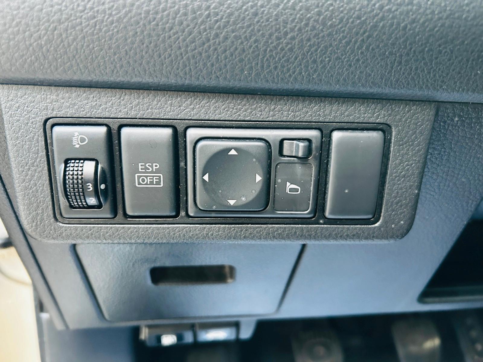 Nissan Tiida 2009 — photo 14