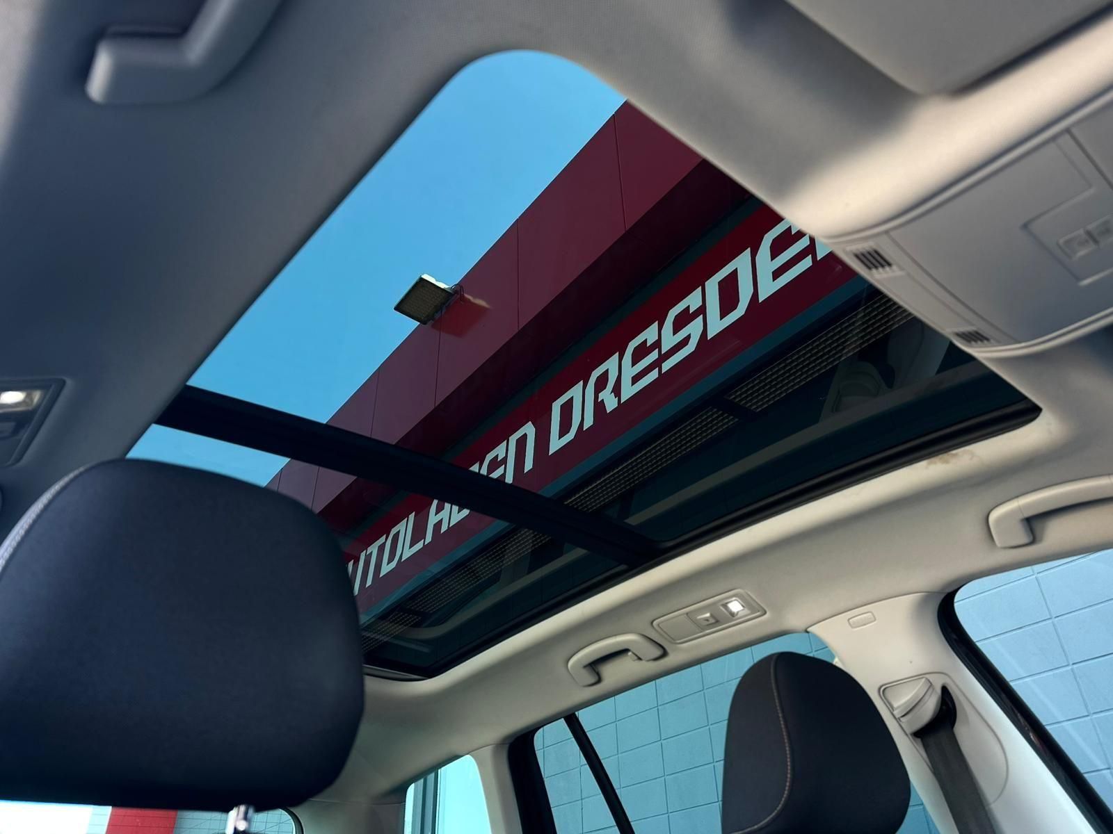 VW Golf 2.0TDI Allstar BMT* PANO#BiXENON#TEMPO#SHZ - Image 21