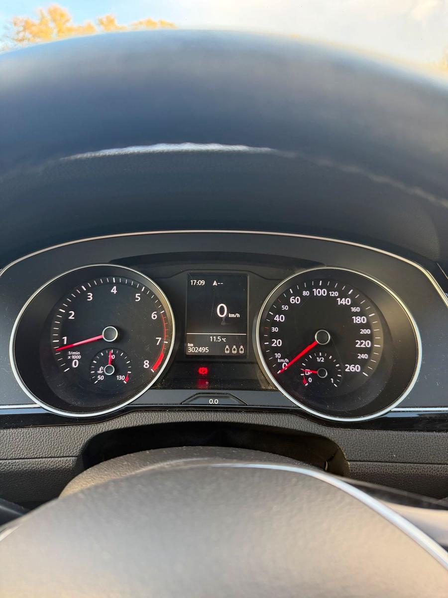 Volkswagen Passat 2015 — photo 14