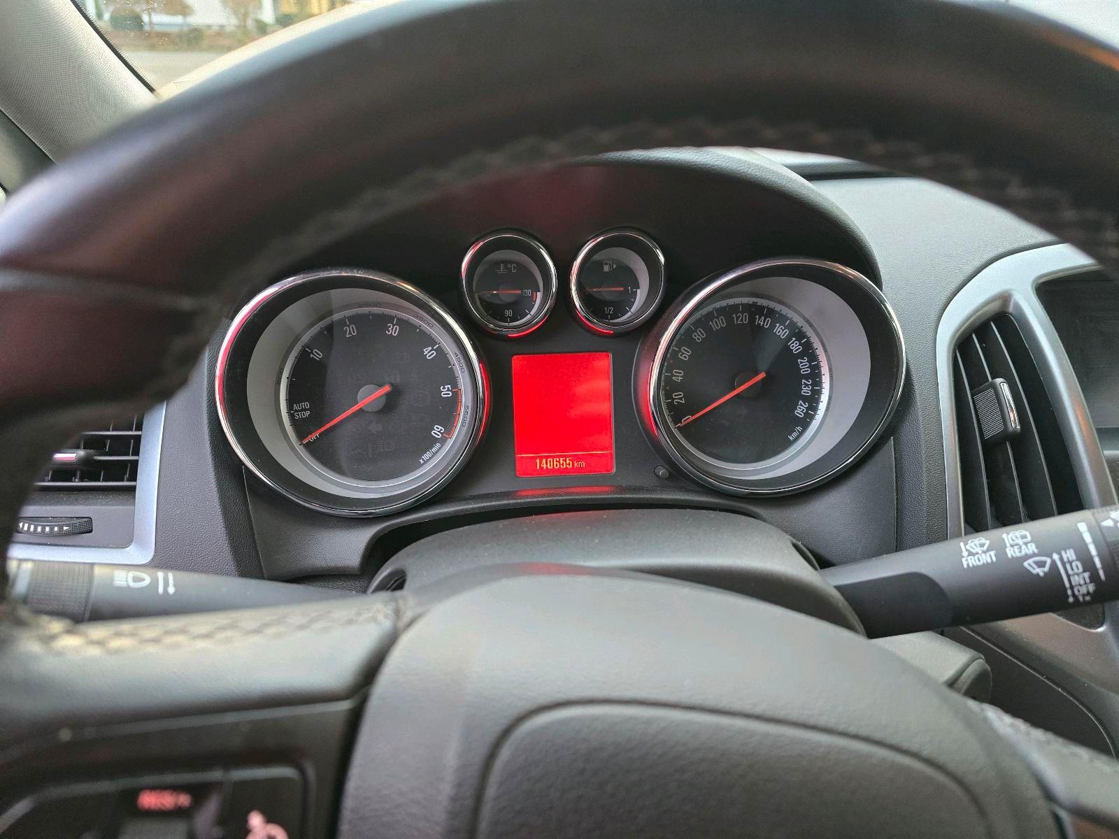 Opel Astra 2014 — photo 15