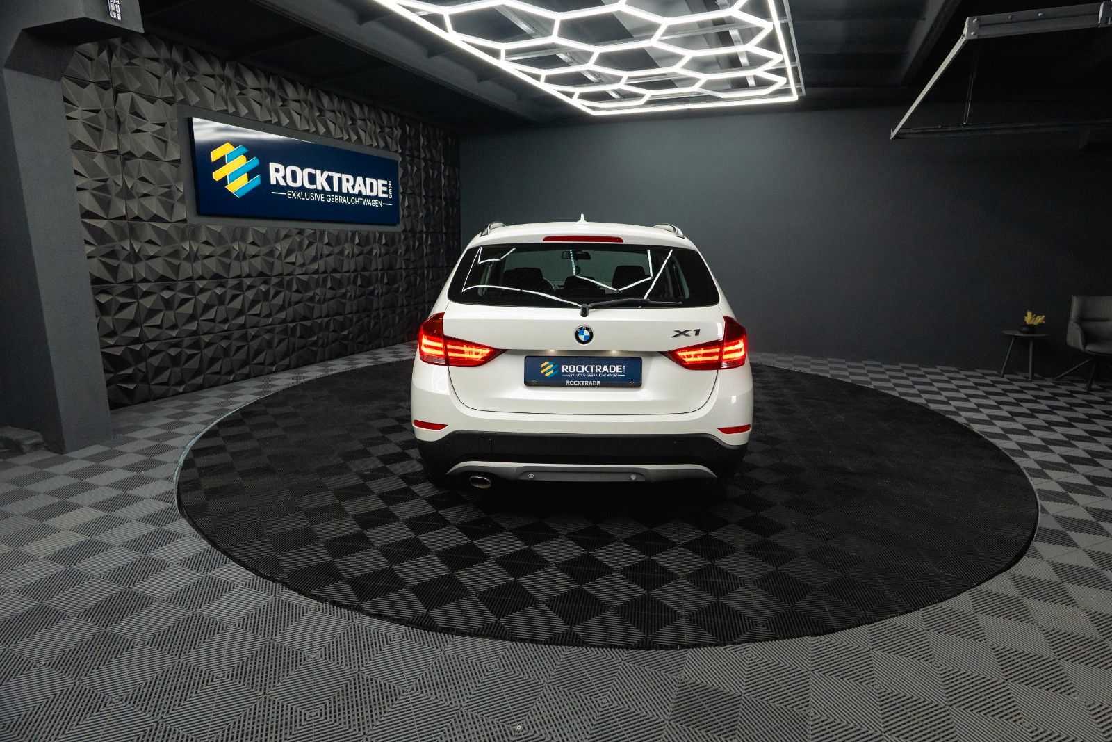 Fahrzeugabbildung BMW X1 xDrive20d Sport Line Autom. Bi-Xenon*Perlmutt