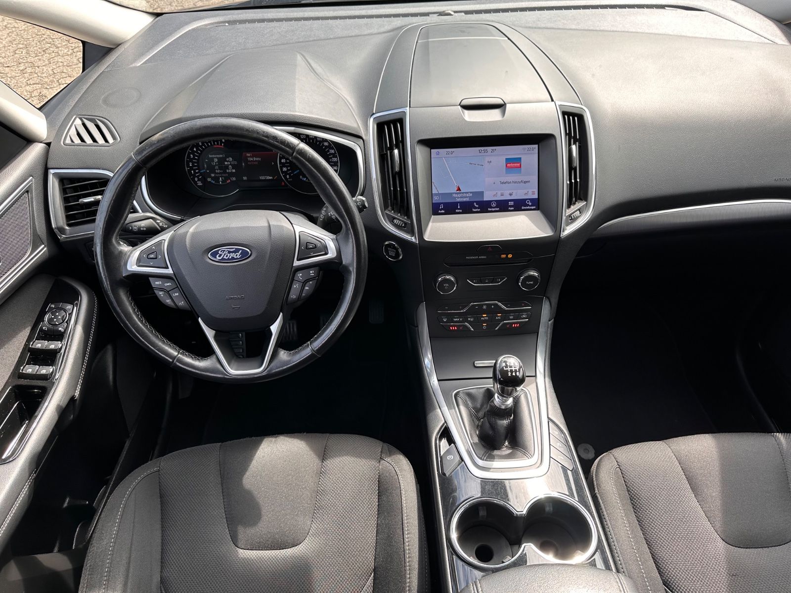 Fahrzeugabbildung Ford S-Max 1.5 EB Titanium 7-Sitz/LED/KeyFree/RFK/PDC
