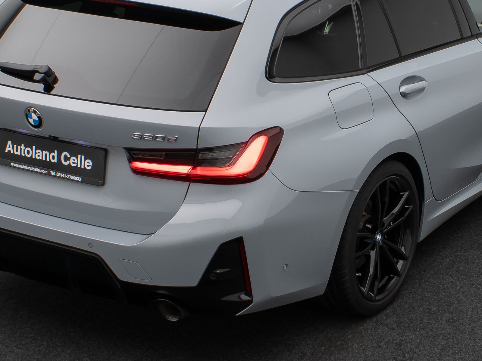 Fahrzeugabbildung BMW 320d M Sport Kamera DAB HiFi HUD Stop&Go Komfort