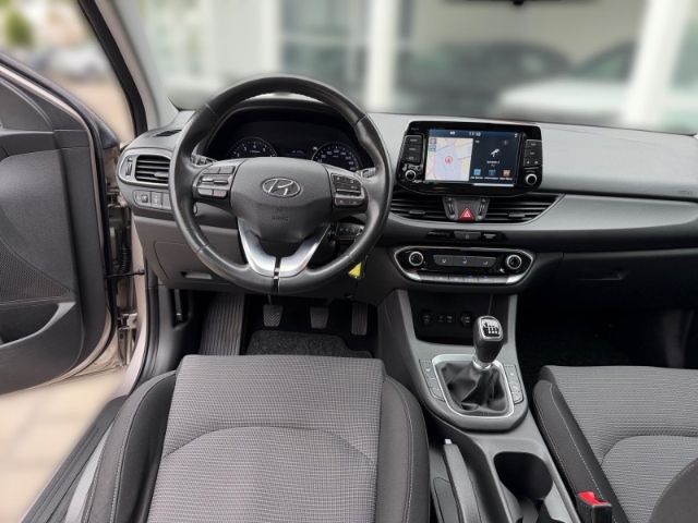 Fahrzeugabbildung Hyundai i30 Select 1.4 Navi Apple CarPlay Android Auto F