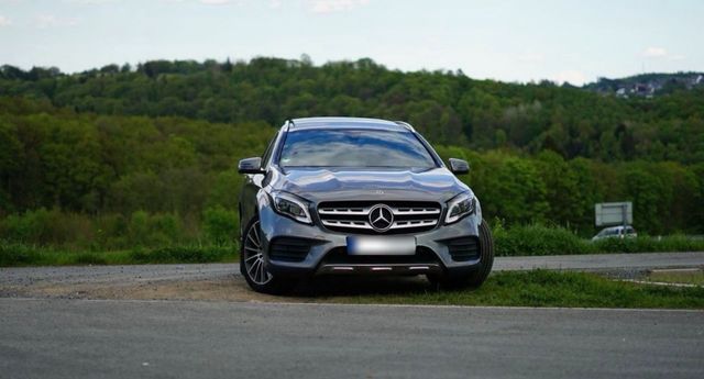 MERCEDES-BENZ Mercedes Benz GLA 250 - AMG 4 Matic TÜV  NEU