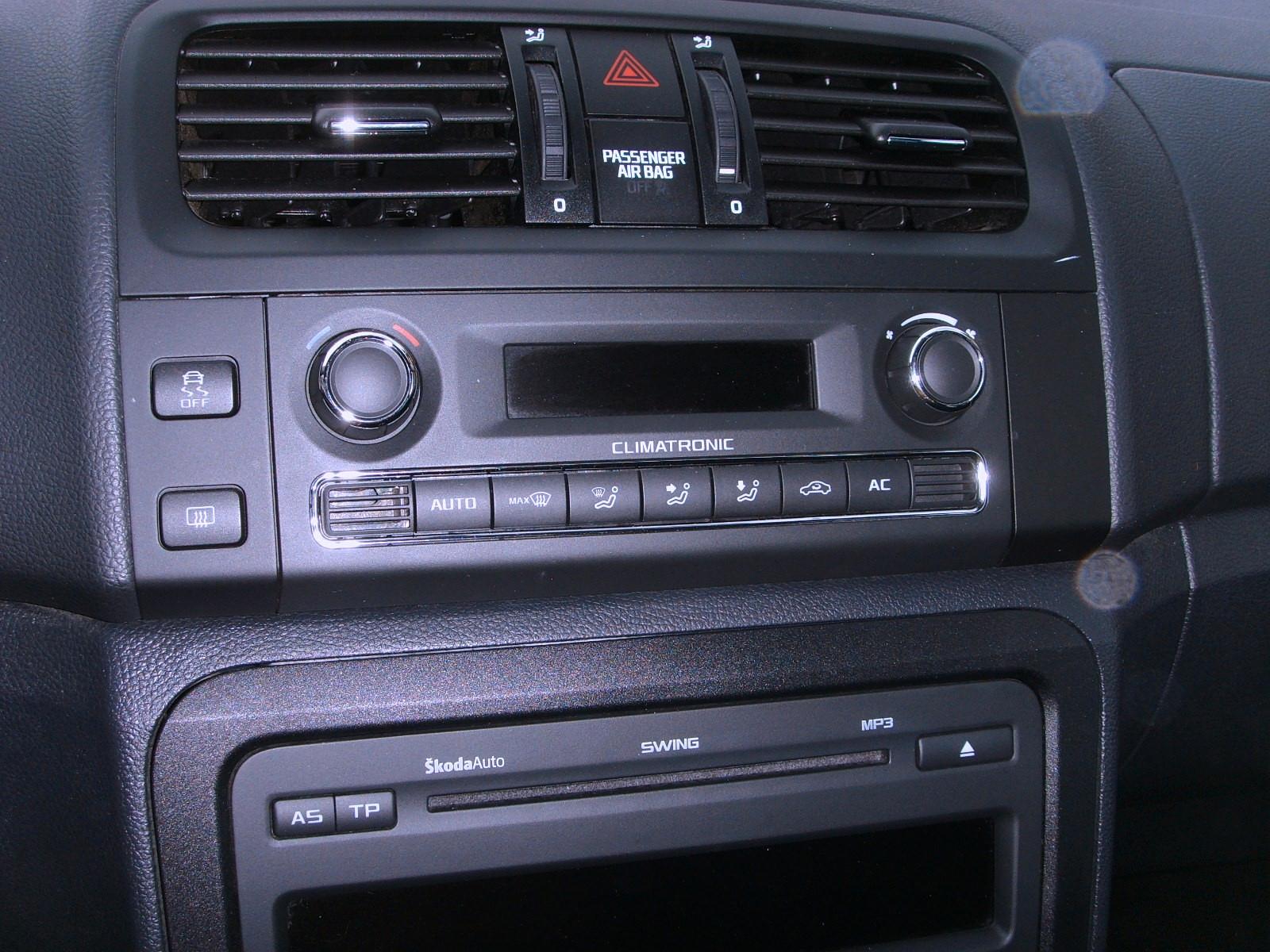 Skoda Fabia 2011 — photo 14