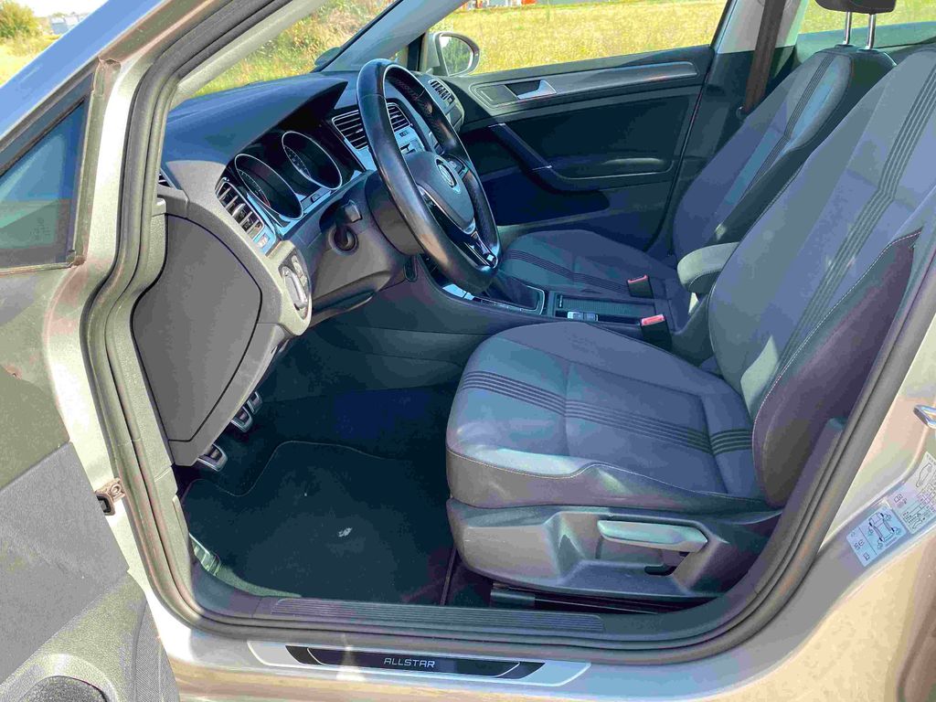 Image of Volkswagen Golf