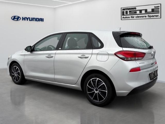 Fahrzeugabbildung Hyundai i30 Select SoKo Navi,Rückfahrkamera,Klimaanlage