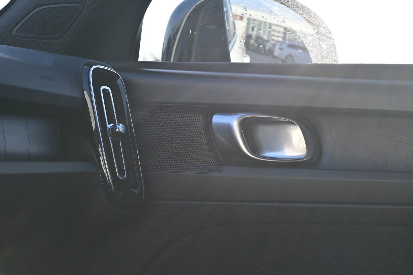 Fahrzeugabbildung Volvo C40 Recharge Pure Electric Plus *LED*STHZ*BLIS