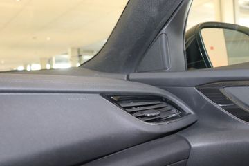 Fotografie des Opel Insignia Sports Tourer 2.0 Diesel Aut. Business