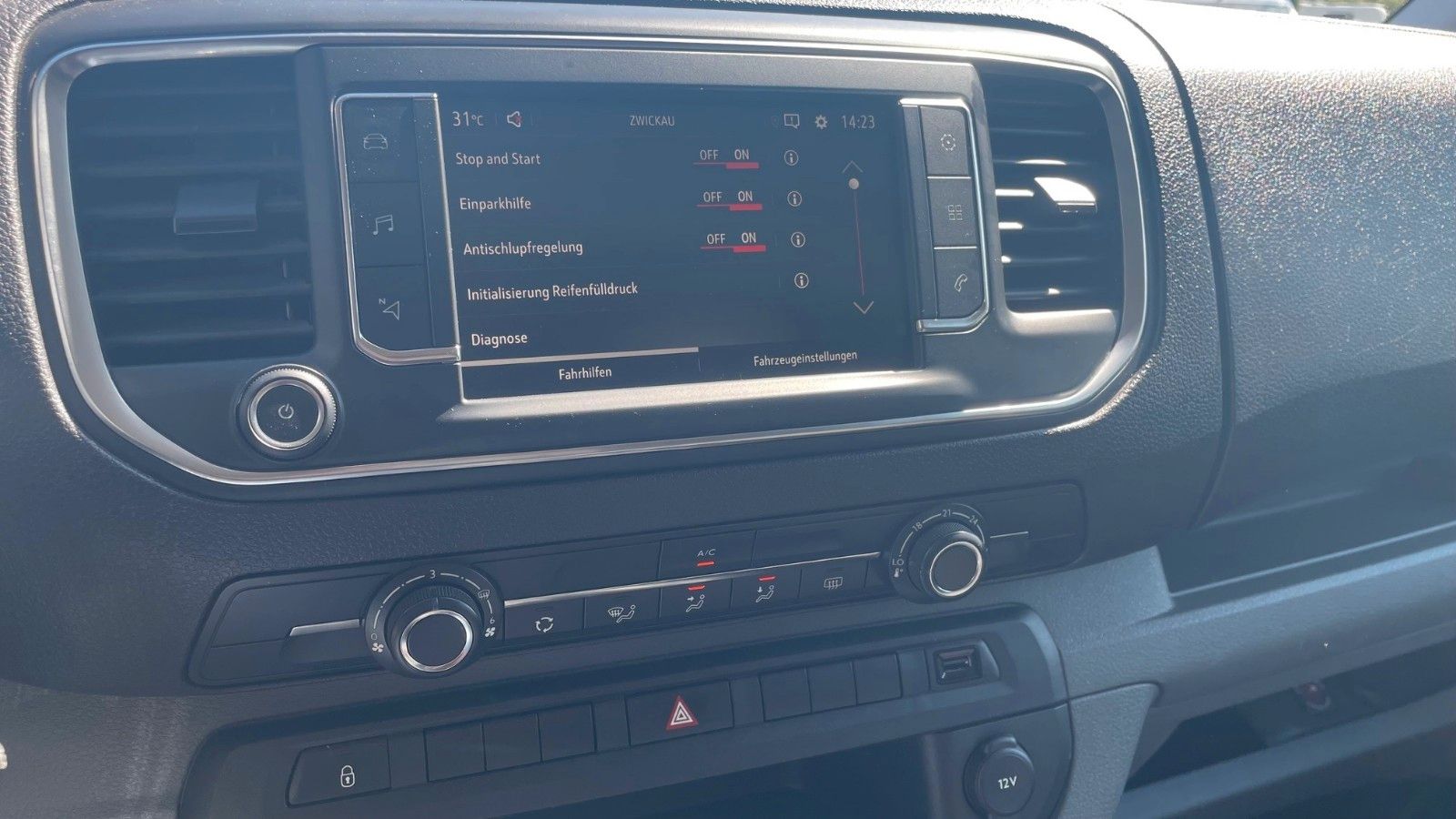 Autohaus Zimpel & Franke - Opel Vivaro/Zafira Kombi L 2.0 Diesel 106 kW (145 PS) - Bild 14 Autohaus Zimpel & Franke - Opel Vivaro/Zafira Kombi L 2.0 Diesel 106 kW (145 PS) - Bild 14