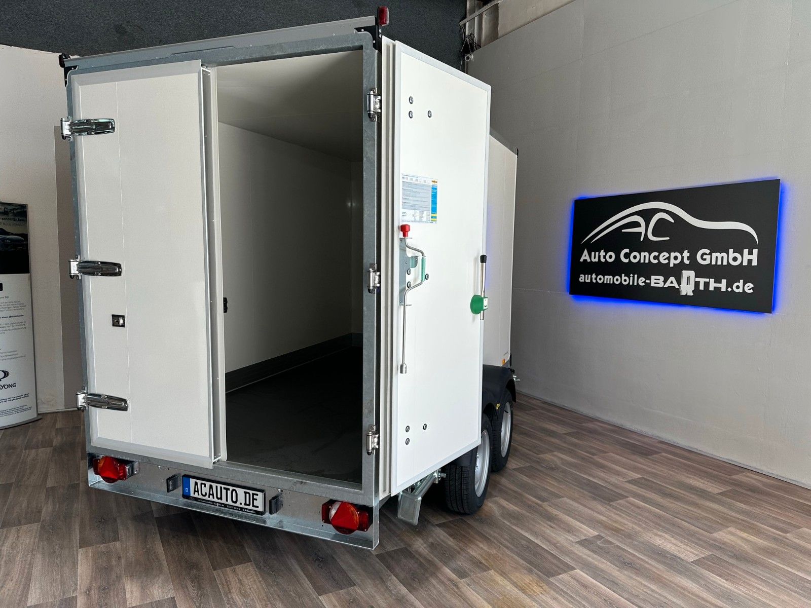 Fahrzeugabbildung Humbaur HGK 253218-21 PF60 Deluxe Kühlanhänger