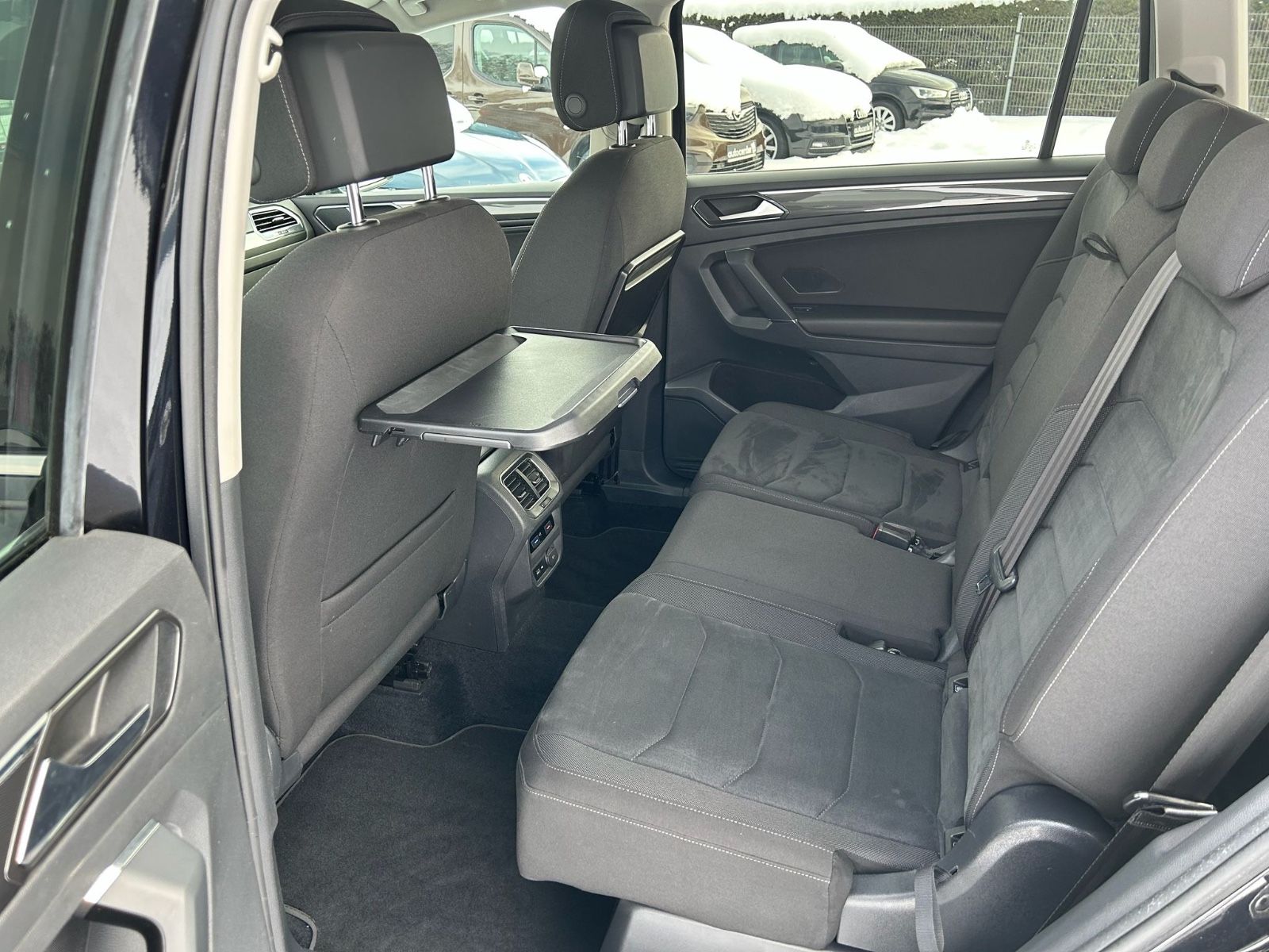 Fahrzeugabbildung Volkswagen Tiguan Allspace 4Motion°7 Sitzer°DSG°AHK°LED°