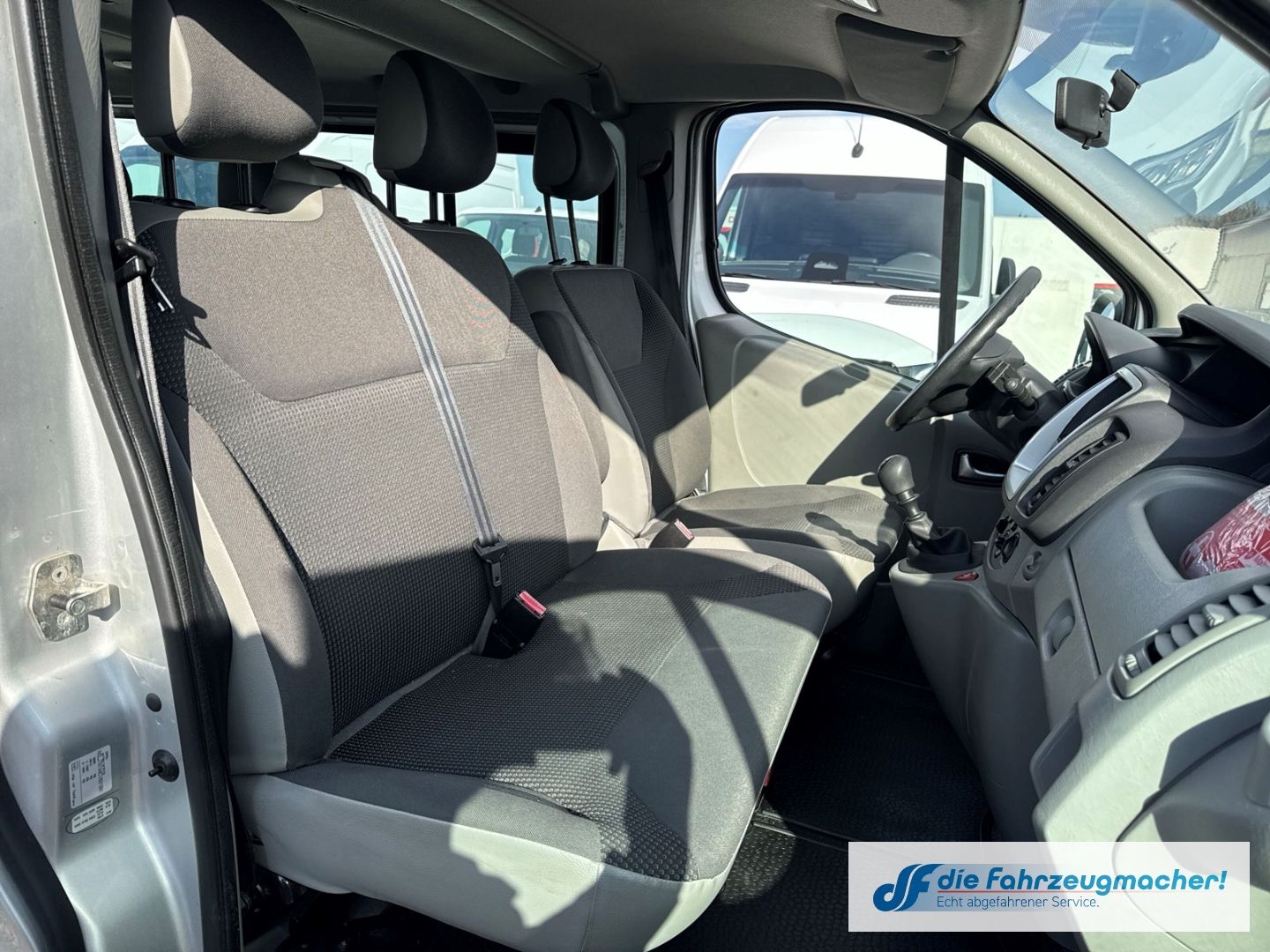 Fahrzeugabbildung Opel Vivaro Kombi L1H1 2,7t Klima *EXPORT