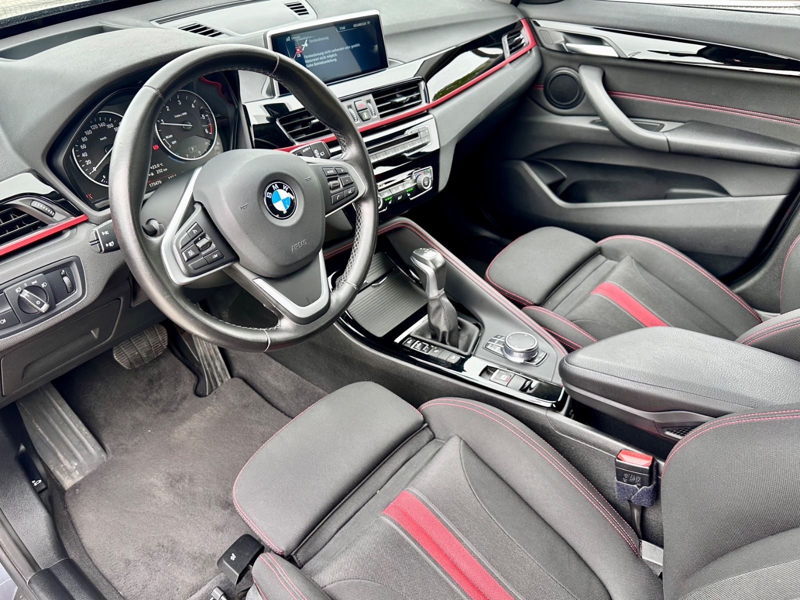 Fahrzeugabbildung BMW X1 xDRIVE 25 d SPORTLINE*HEAD-UP+AUTOM.+M.2017*