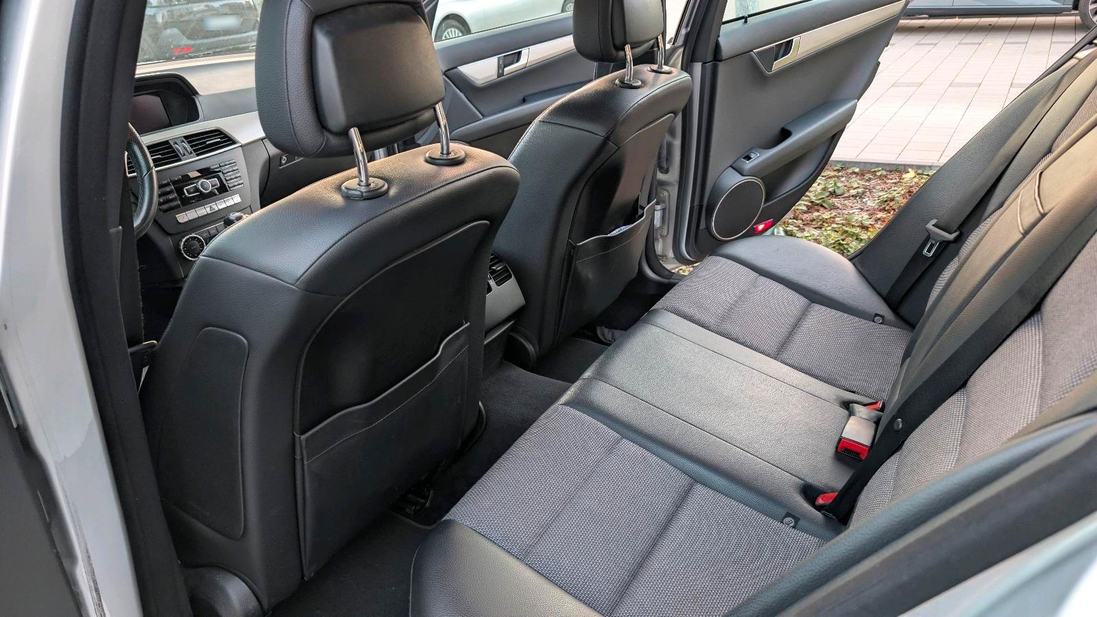 Mercedes-Benz C200 2012 — photo 10