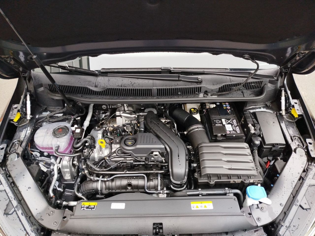 Fahrzeugabbildung Volkswagen Touran Comfortline 1.5 TSI DSG, AHK, Easy Open