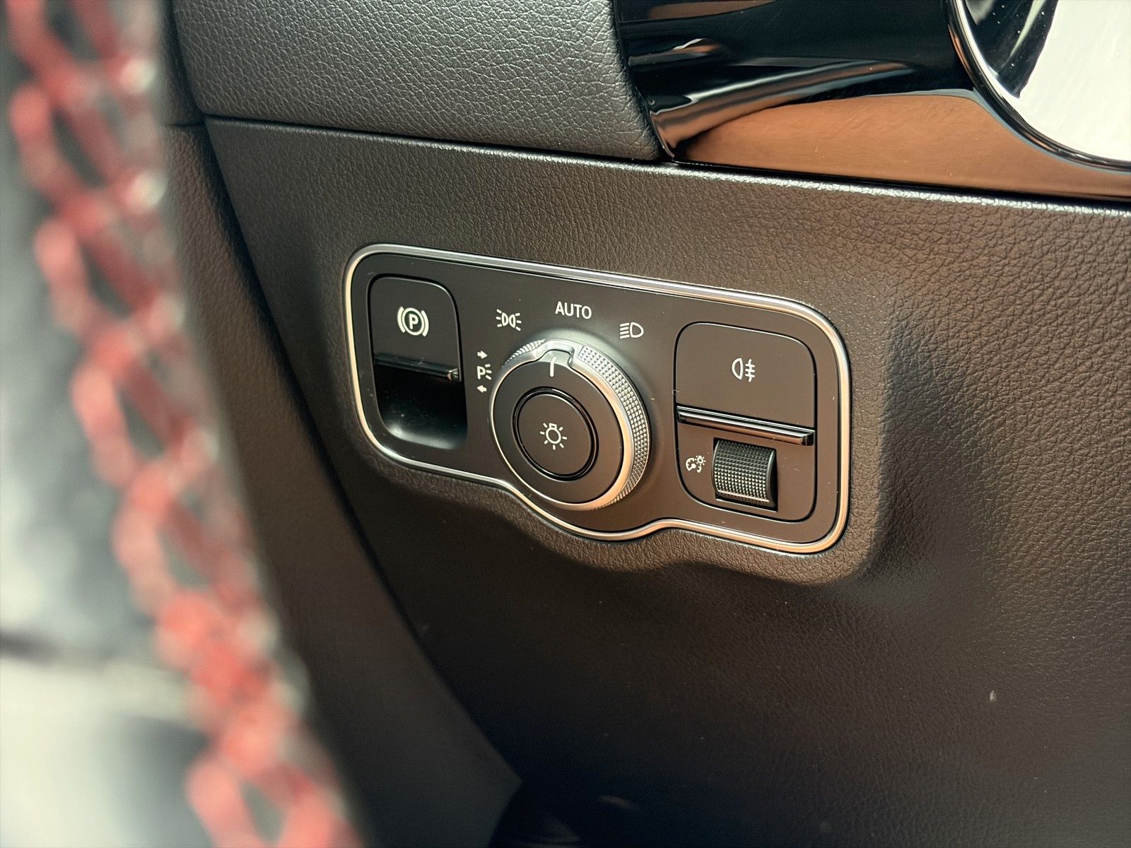Fahrzeugabbildung Mercedes-Benz B 250 AMG Line*AHK*ViCo*SHZ*NAVI*LED**