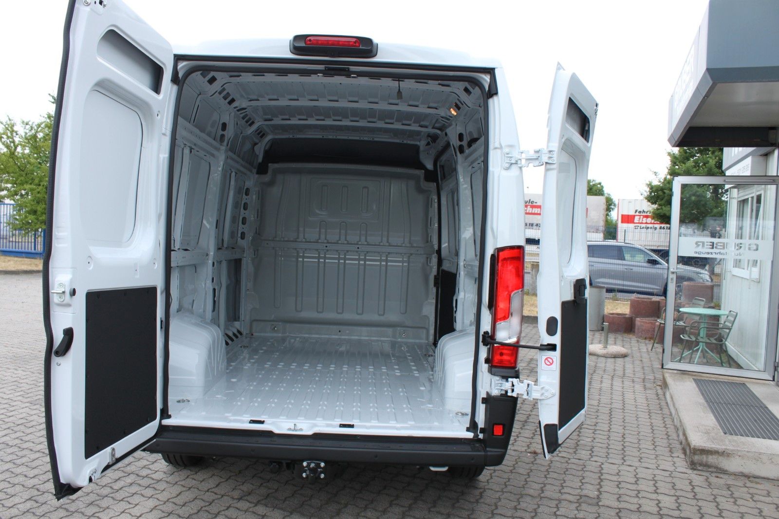 Fahrzeugabbildung Fiat Ducato H2 Kastenwagen 35 L2H2 140 Multijet