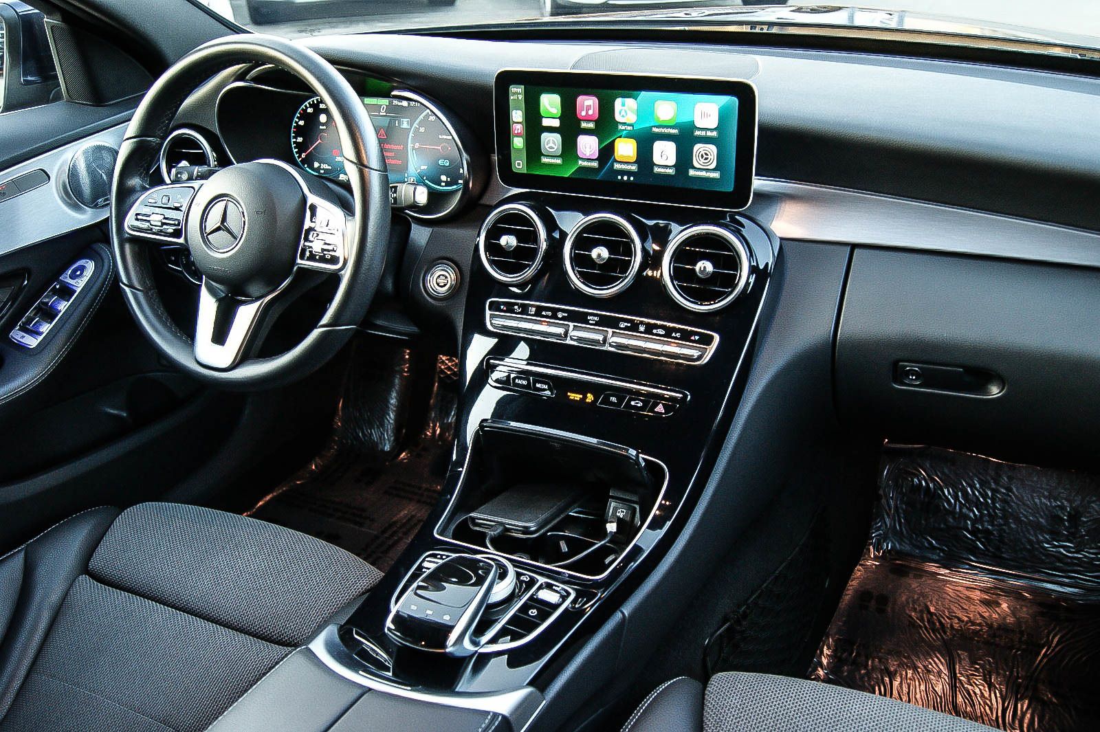 Fahrzeugabbildung Mercedes-Benz C 300 e T 9G-T Avantgarde AHK BURMESTER LED KAME