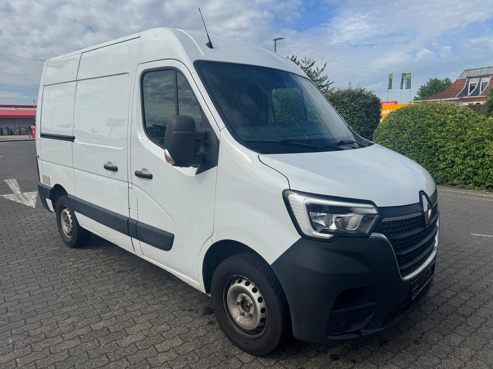Fahrzeugabbildung Renault Master III Kasten L1H2 HKa 3,5t/1.HAND/TEMPOMAT/
