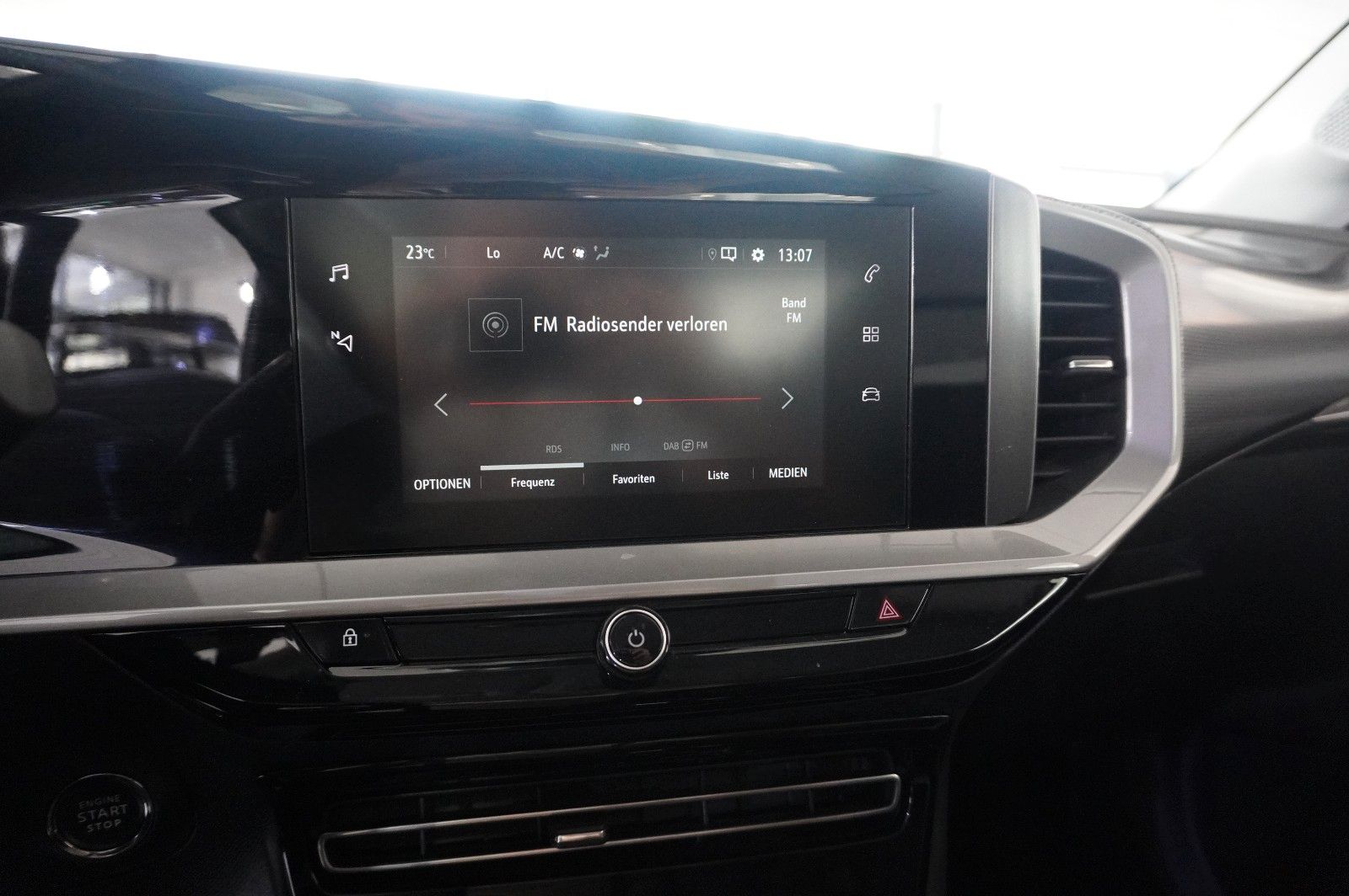 Fahrzeugabbildung Opel Mokka 1.2T ELEGANCE NAVI/LED/KAMERA/SH/SPORT/DAB