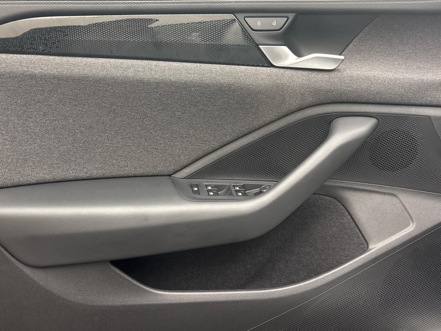Volkswagen Passat Basis-Modell 1.5 eTSI DSG CarPlay LED ACC, миниатюра 12