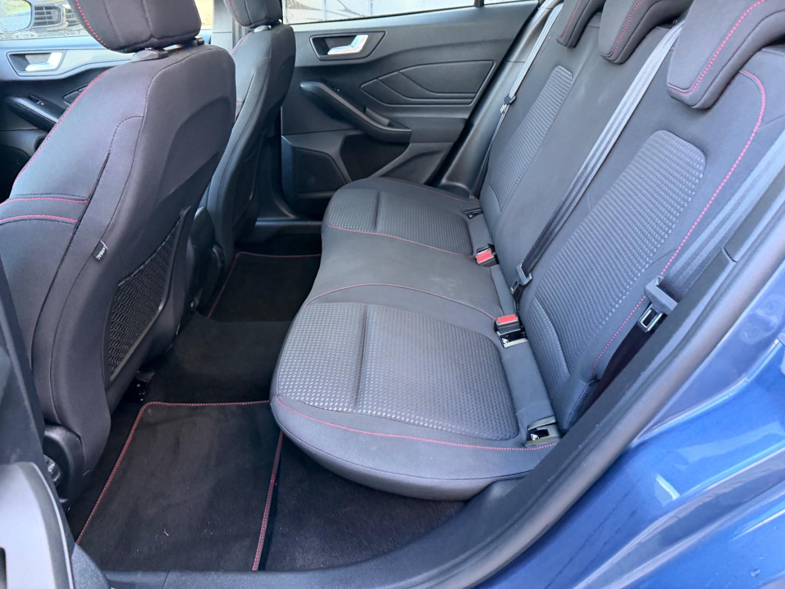 Ford Focus  ST-Line/SPORTPAKET/AHK/ACC/PANORAMA