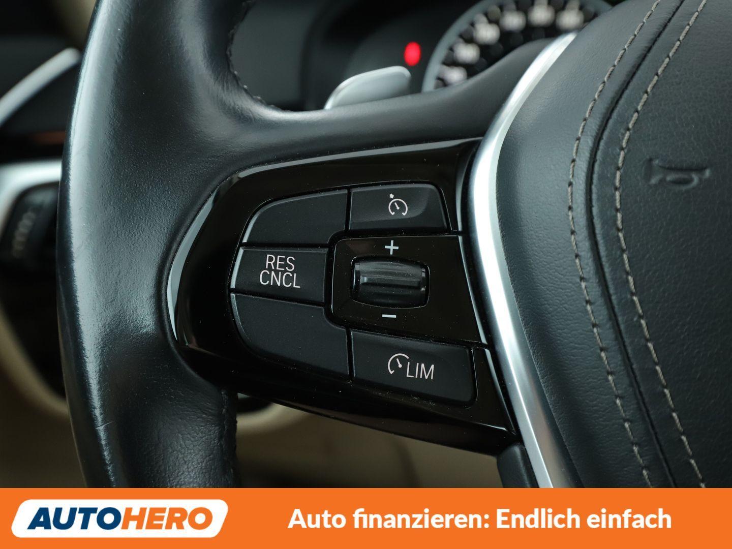BMW 5er 520i Sport Line Aut.*NAVI*HUD*LED*