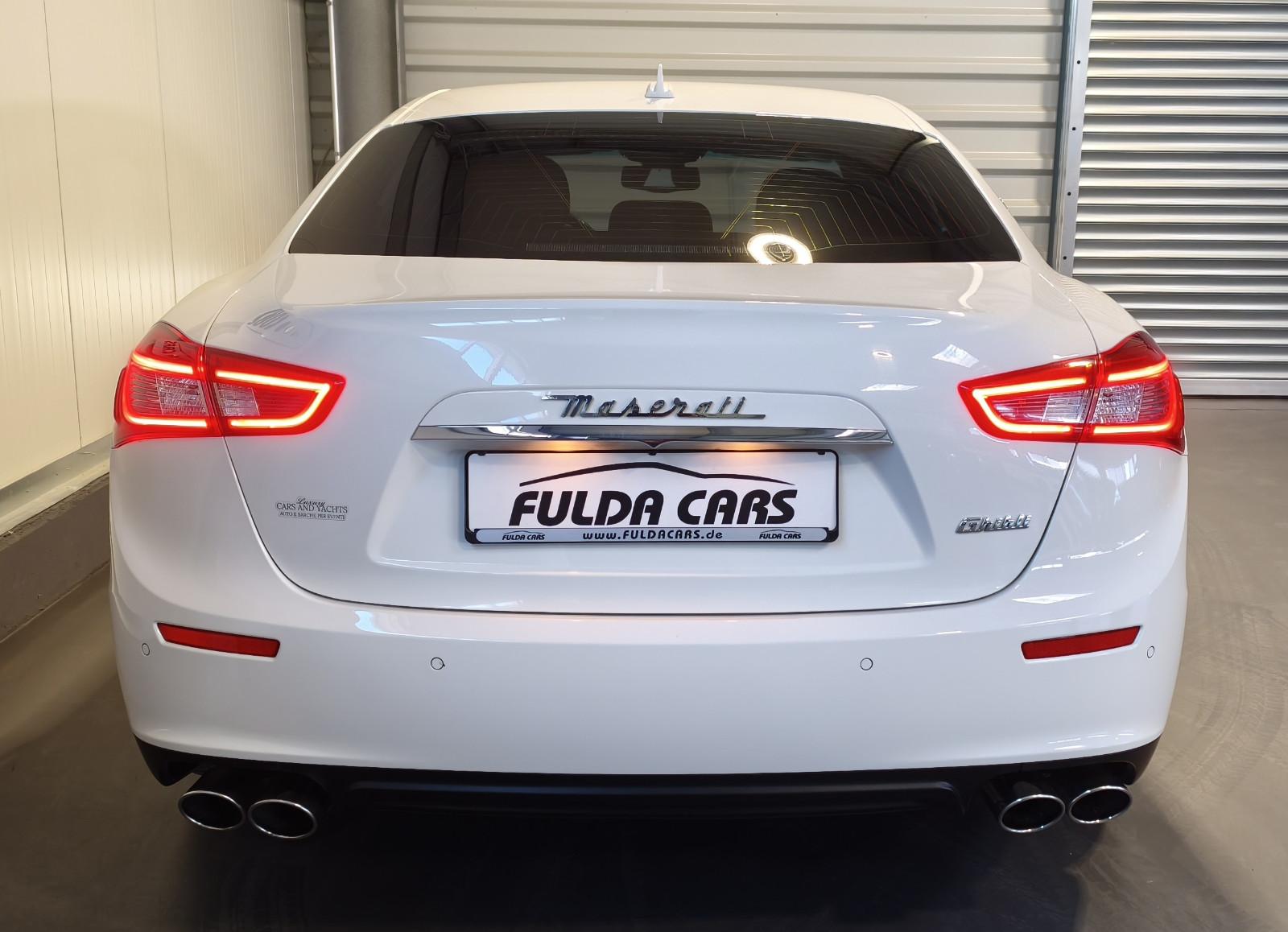 MASERATI GHIBLI V6 3.0 275 CH BVA - VOLANT EN CUIR - BI-XENON - CUIR - GPS - CHAUFFAGE STATIONNAIRE