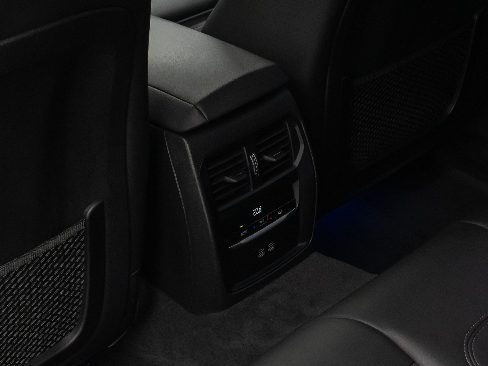 Fahrzeugabbildung BMW 320d SportLine DAB PDC Geschwindigkeitsreg Sport