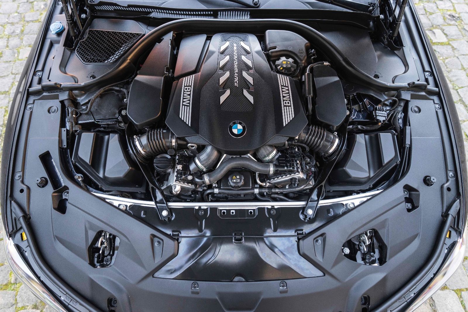 Fahrzeugabbildung BMW M850 i xDrive M-TECHNIC H&K LED 360° CABRIO TOTW