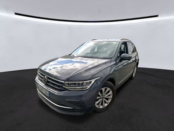 Volkswagen Tiguan - 1