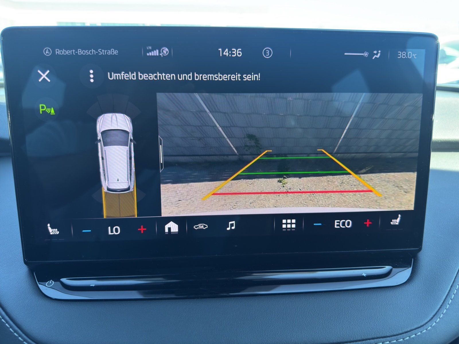 Fahrzeugabbildung SKODA Enyaq iV 80x Sportline/WÄRMEPUMPE/ACC/KAMERA/SHZ