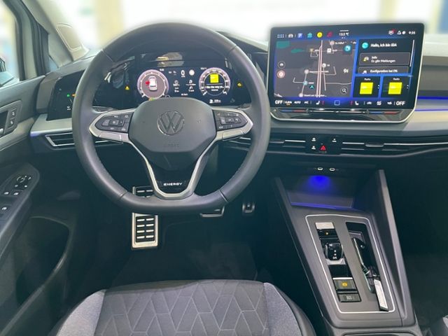 Fahrzeugabbildung Volkswagen Golf 1.5 eTSI DSG ENERGY NAVI GJR LED KAMERA