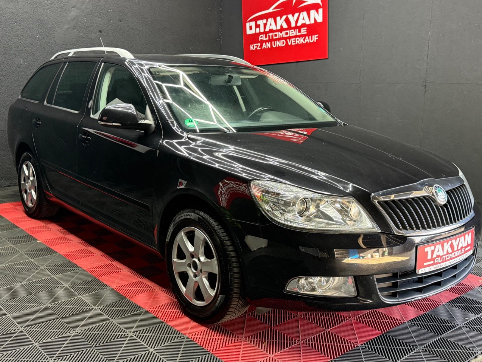 Skoda Octavia 2013 — interior