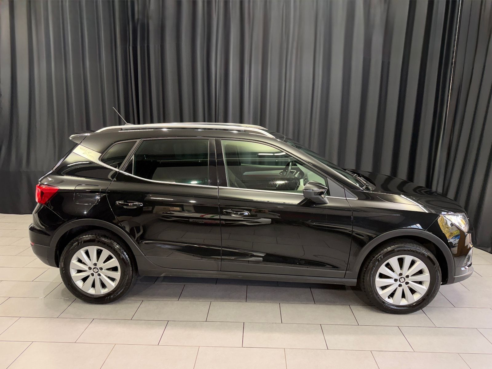 Fahrzeugabbildung SEAT Arona Xcellence|PDC|NAVI|ACC|LED